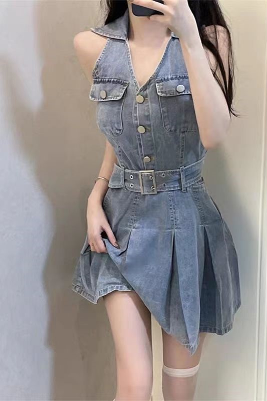 Đầm jean xanh sát nách kèm đai