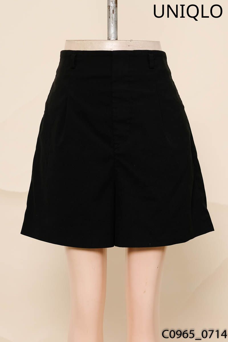 Quần shorts đen Uniqlo