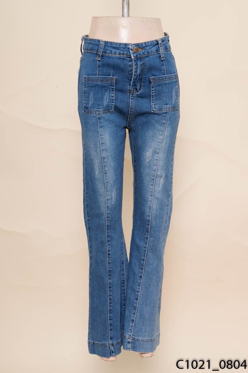 Quần jeans xanh ống loe