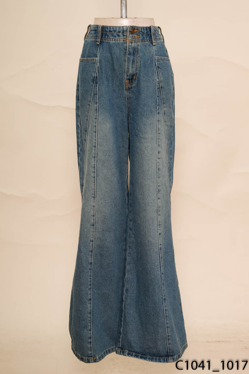 Quần jeans xanh ống rộng