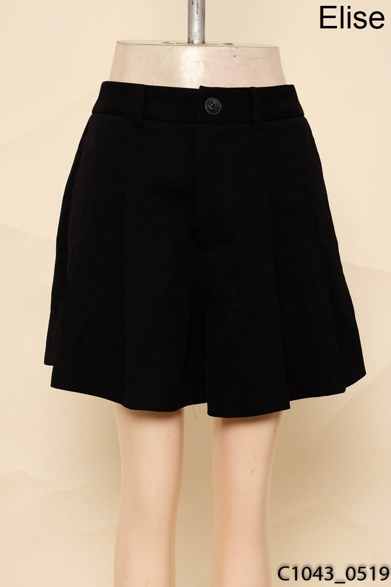Quần shorts đen xếp ly Elise