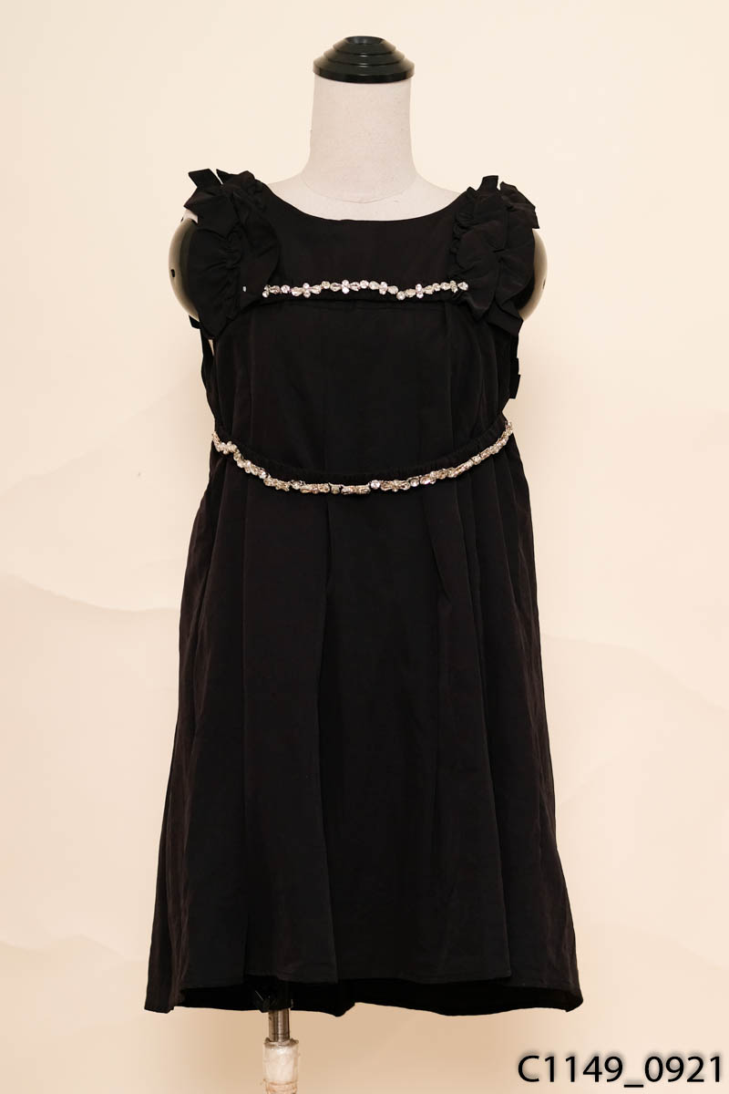 Đầm đen sát nách đính đá