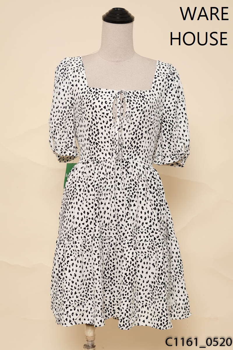 WARE HOUSEĐầm beo trắng đen