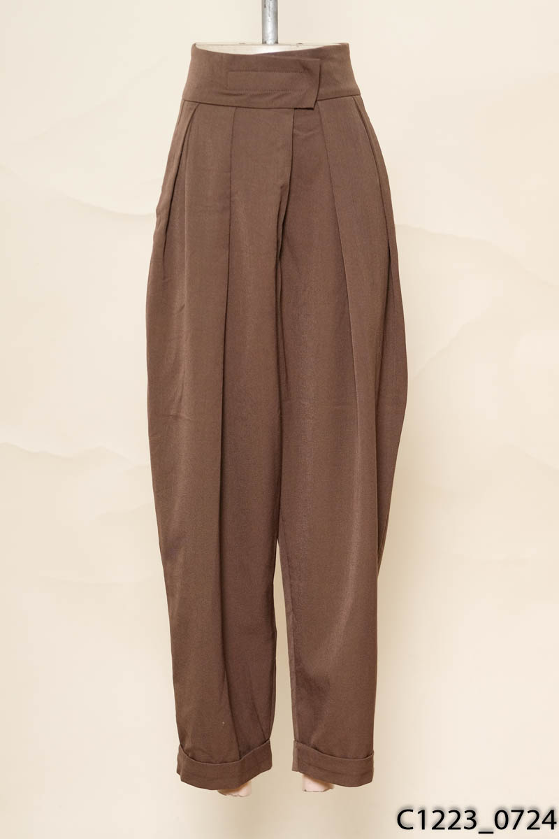 Quần nâu baggy
