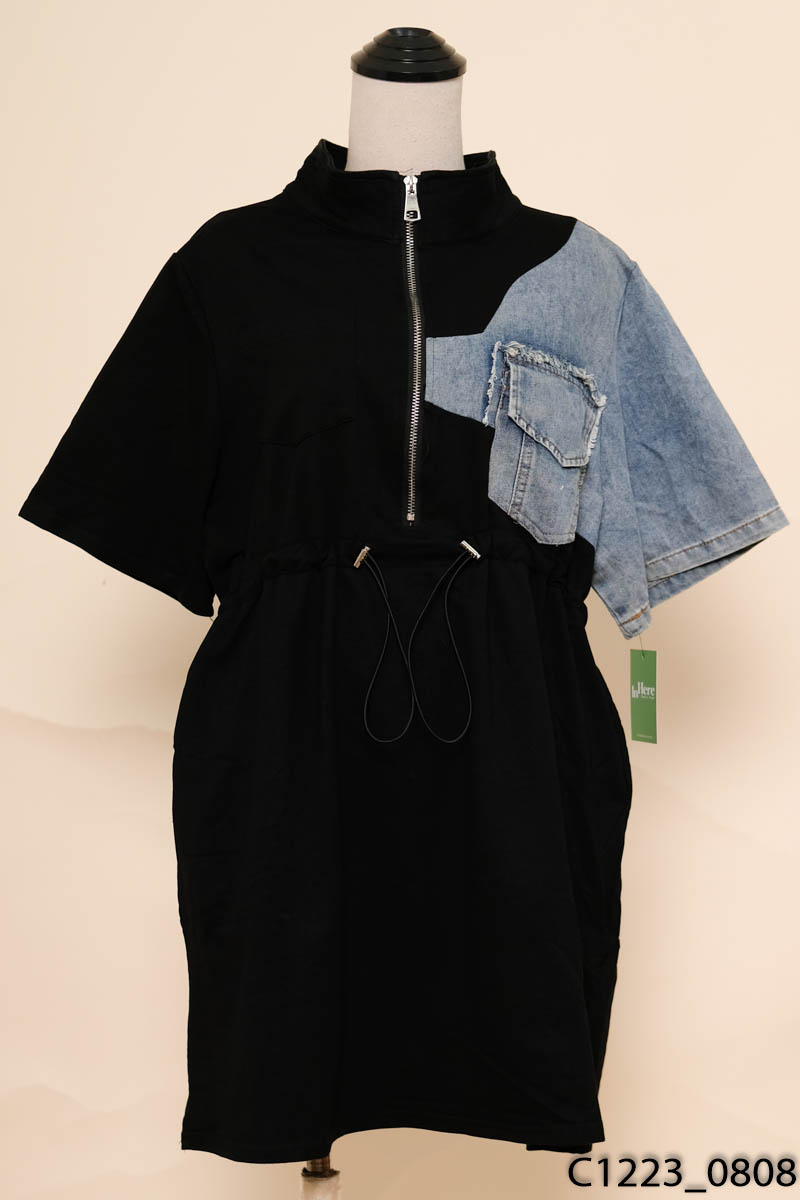 Đầm đen phối jean xanh cộc tay