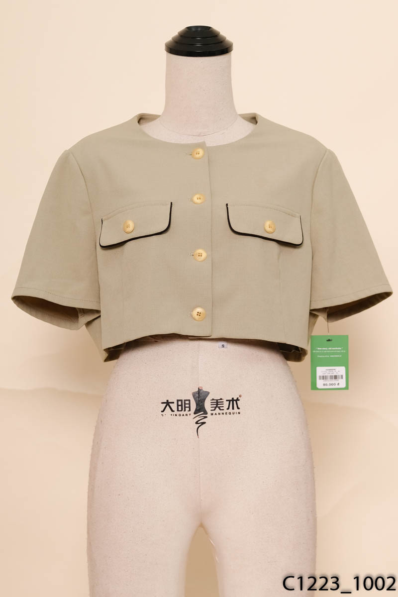 Áo xanh viền đen