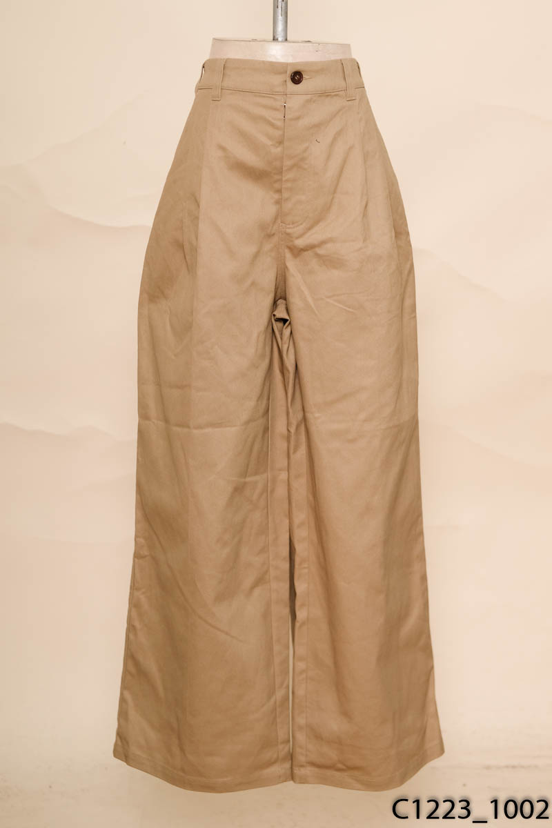 Quần kaki nâu ống rộng