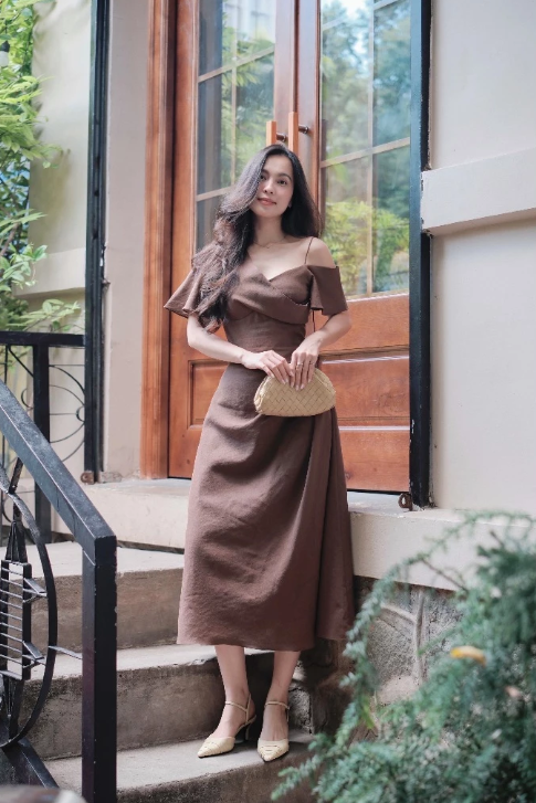 COEM- Đầm midi cúp ngực nâu