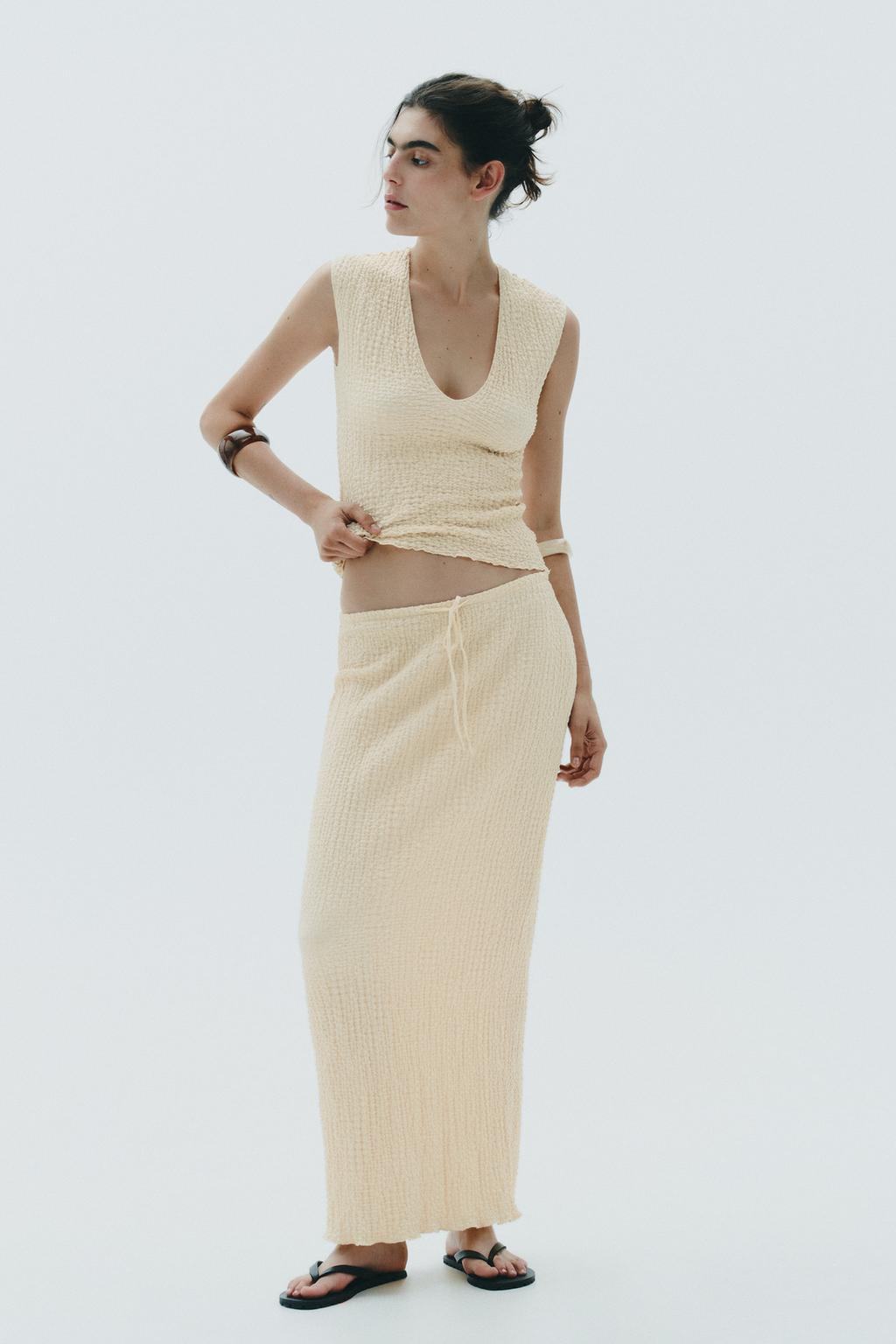 Chân váy vàng xốp Zara