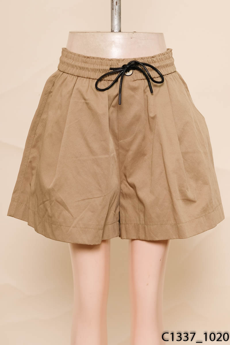 Quần shorts nâu