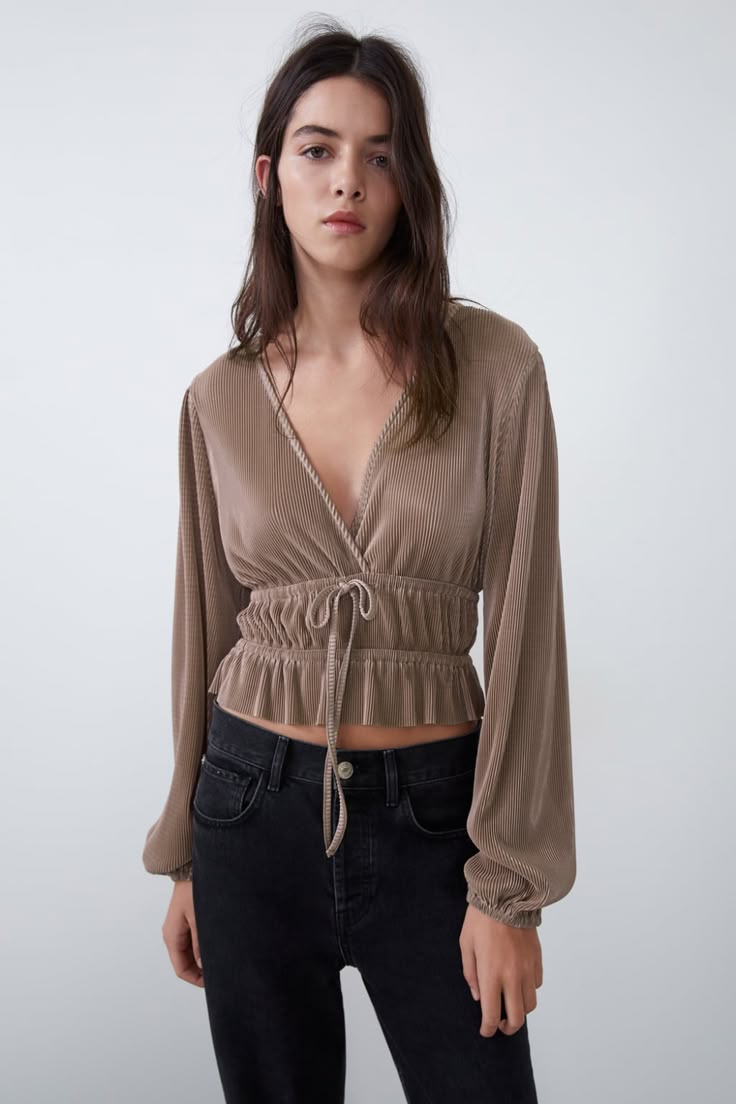 Áo nâu xếp ly Zara