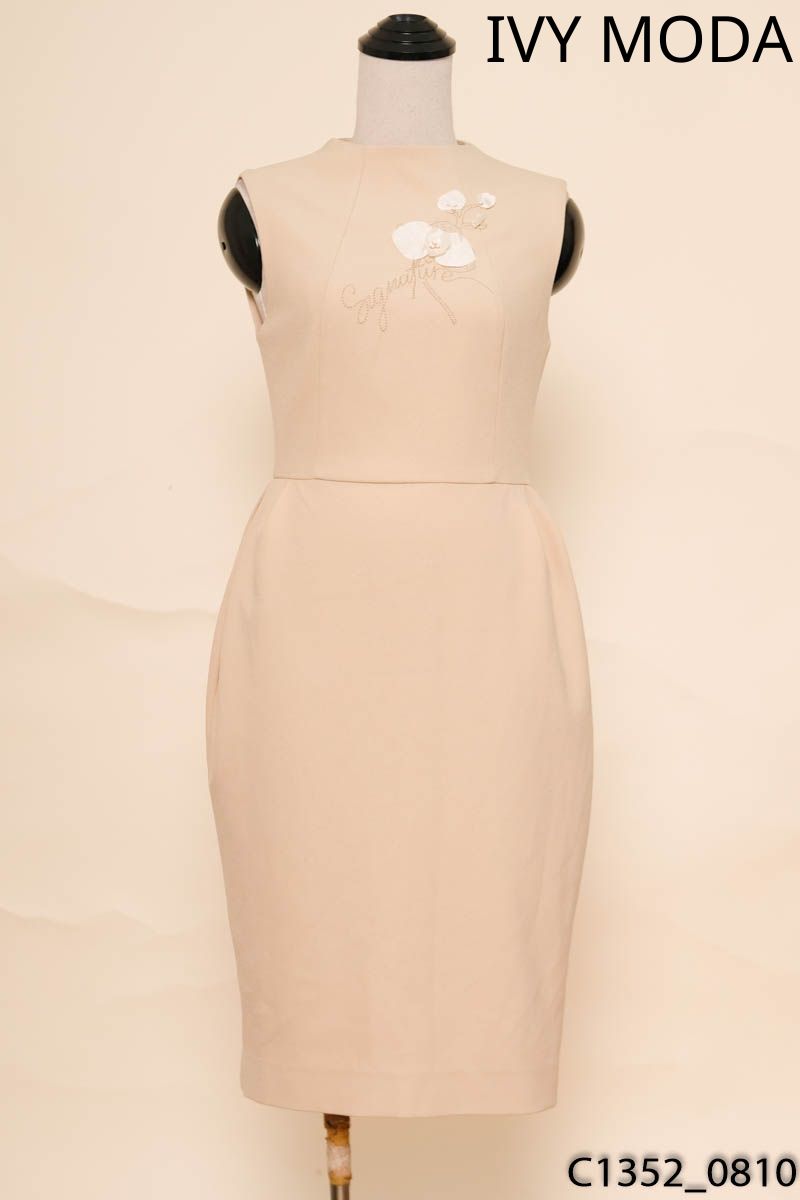 Đầm be sát nách đính hoa Ivy Moda
