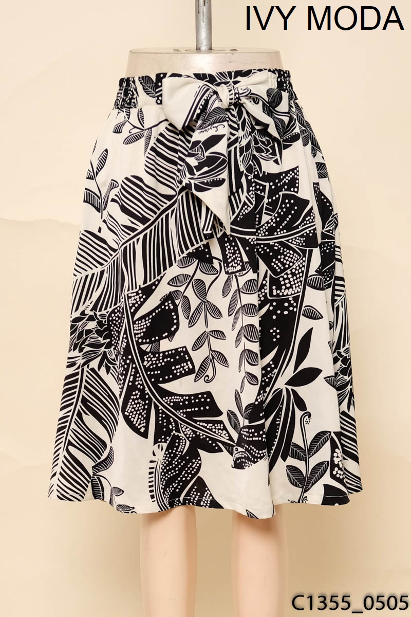 Chân váy trắng đen họa tiết Ivy Moda