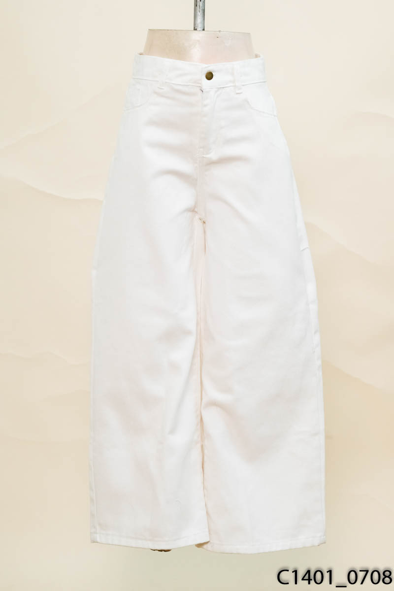 Quần jeans trắng ống rộng New Tags