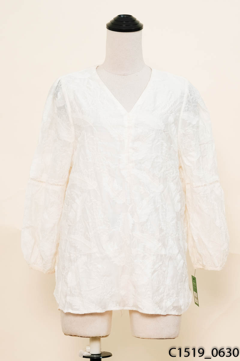 Áo be họa tiết thêu