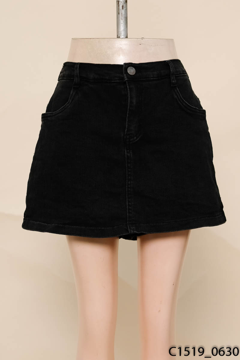 Quần shorts jeans đen giả váy
