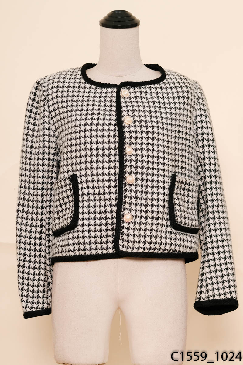 Áo cardigan đẻ kẻ trắng