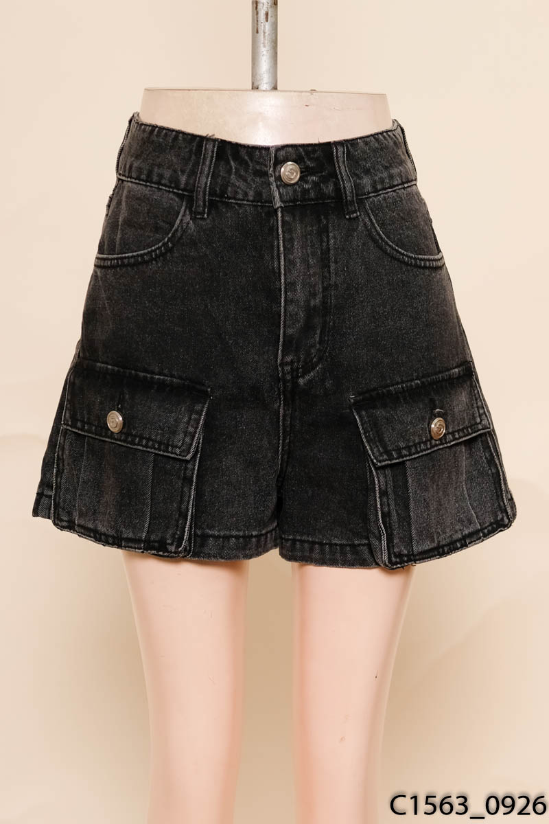 Quần shorts jean đen