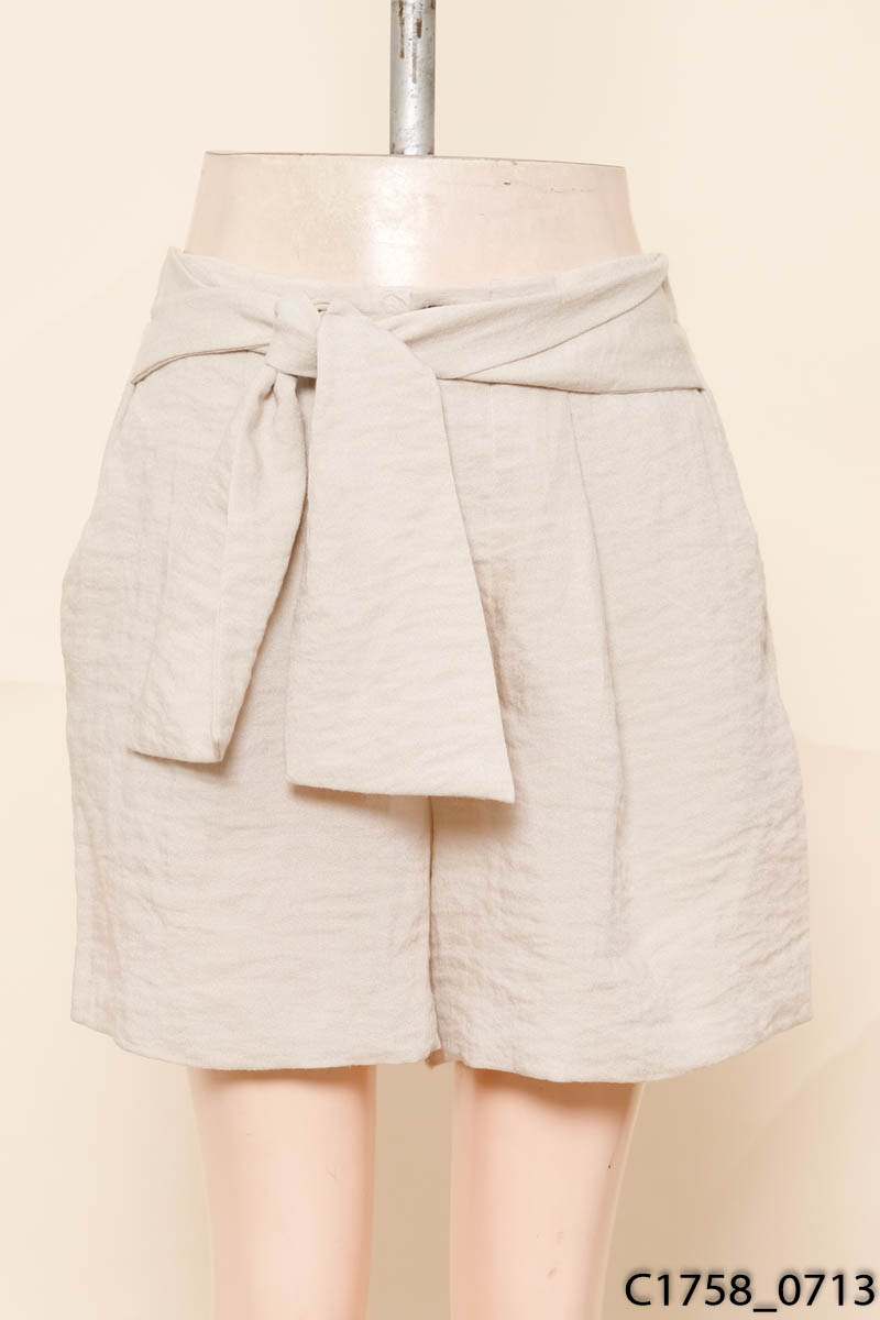 Quần shorts xanh nhtajt