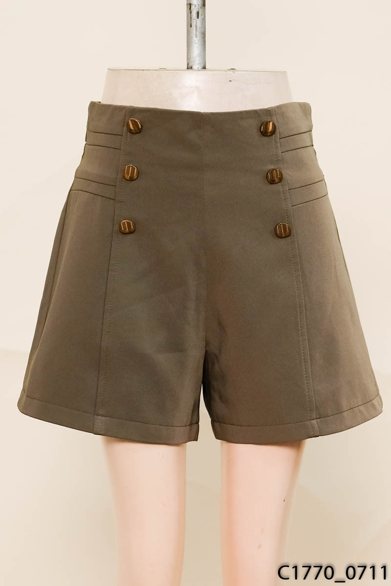 Quần shorts nâu rêu