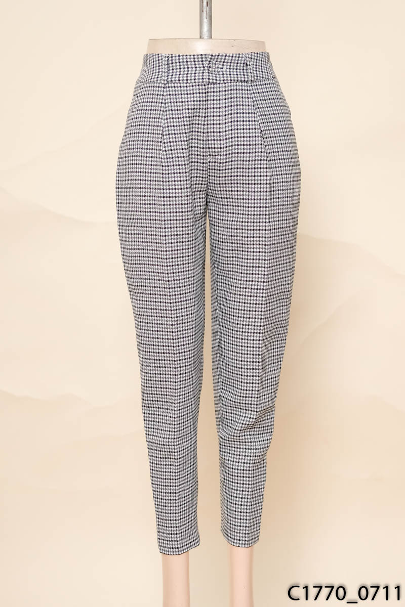 Quần baggy kẻ đen trắng