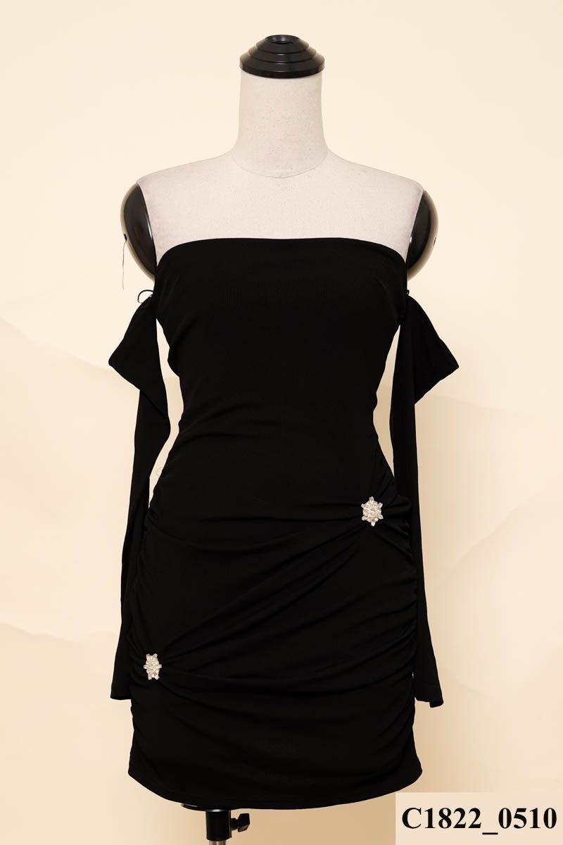 VVL CONCEPT-Đầm đen nhún hông New Tags