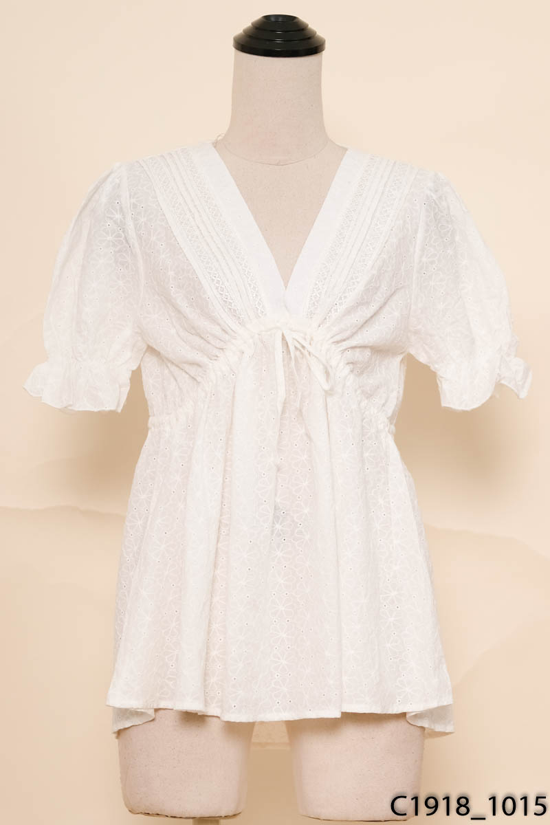 Áo trắng cổ V New Tags
