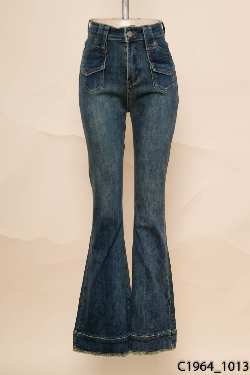 Quần jeans xanh ống loe New Tags