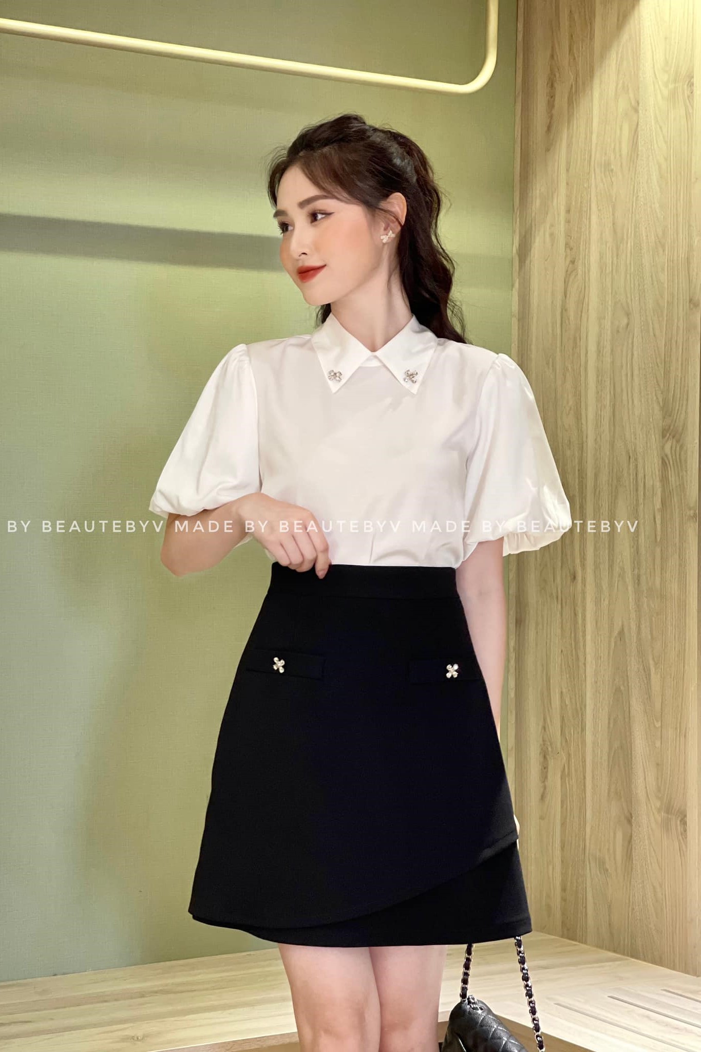 BEAUTE BY V - Áo trắng tay bồng