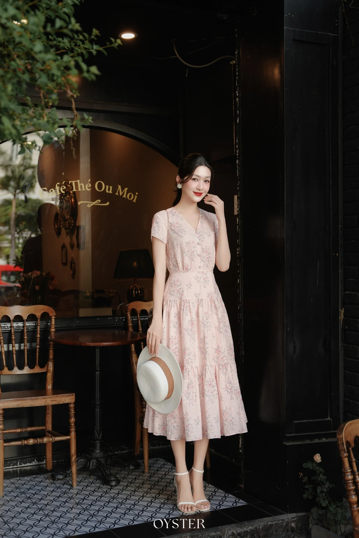 Đầm hồng họa tiết hoa Oyster and Snail