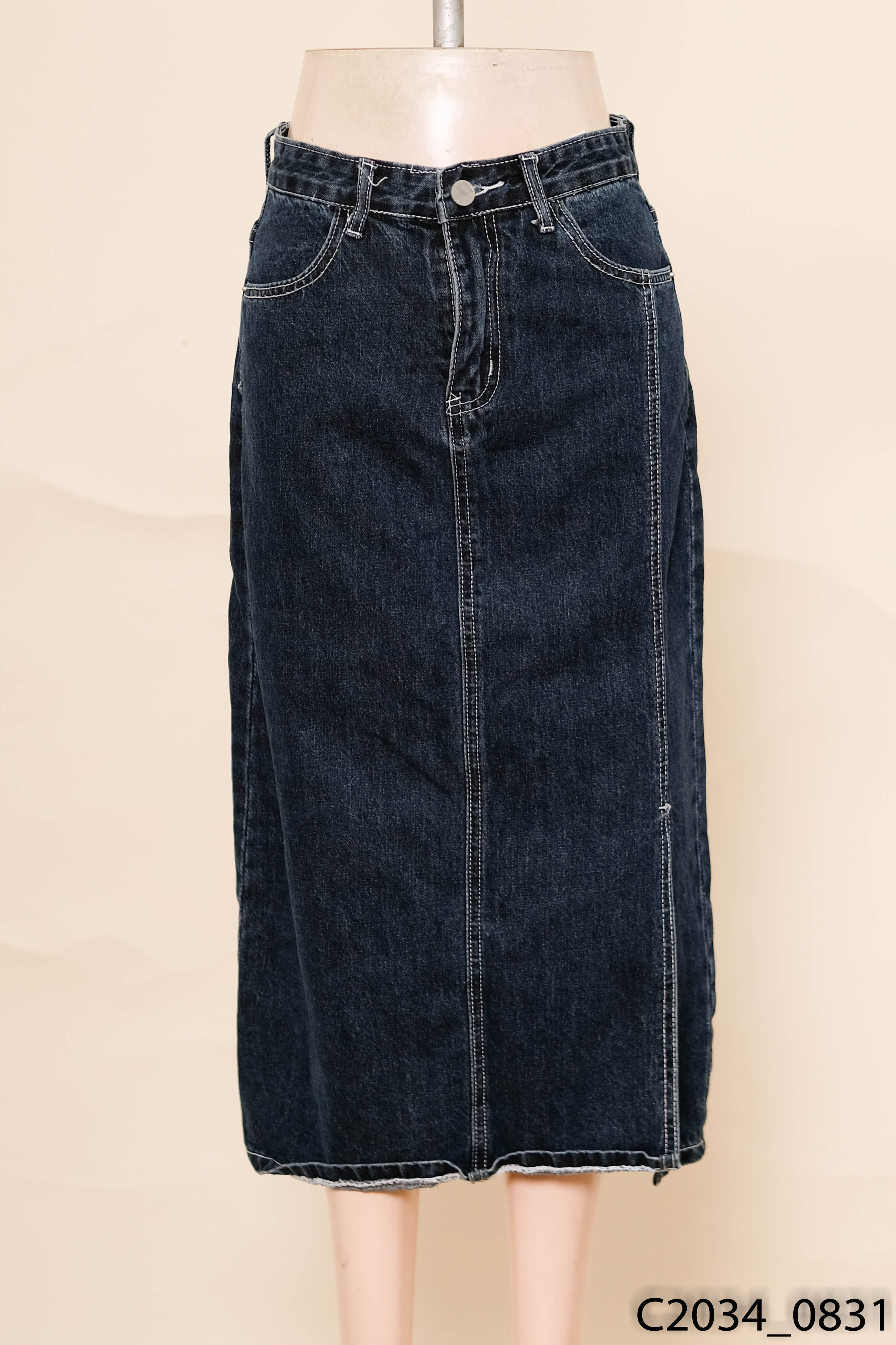 Chân váy jeans xanh viền chỉ trắng
