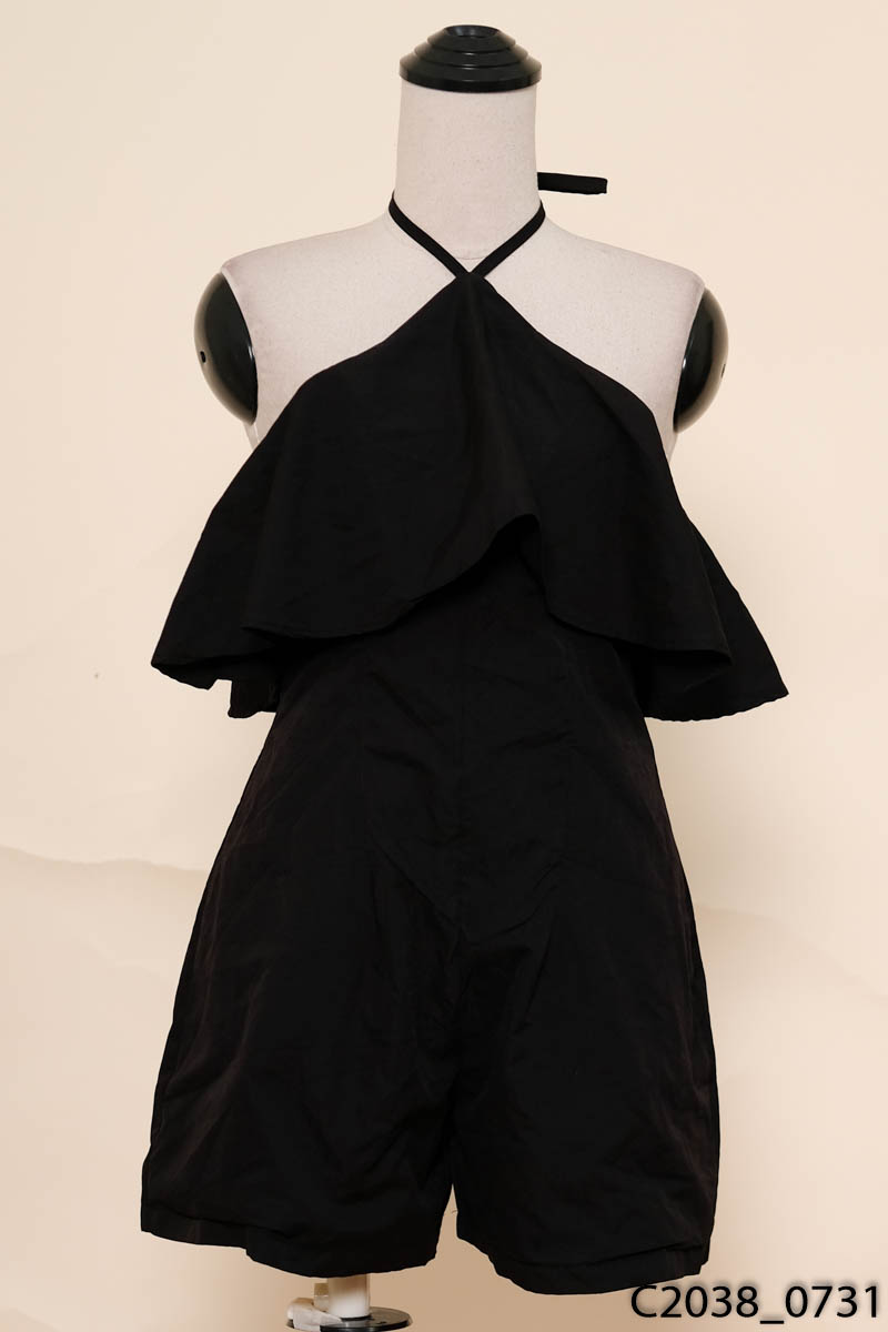 Jumpsuits đen cổ yếm