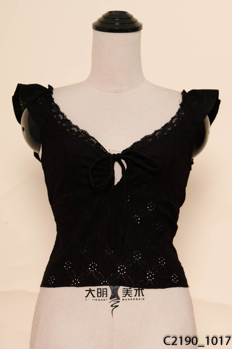 Áo đen sát nách phối ren cotton on