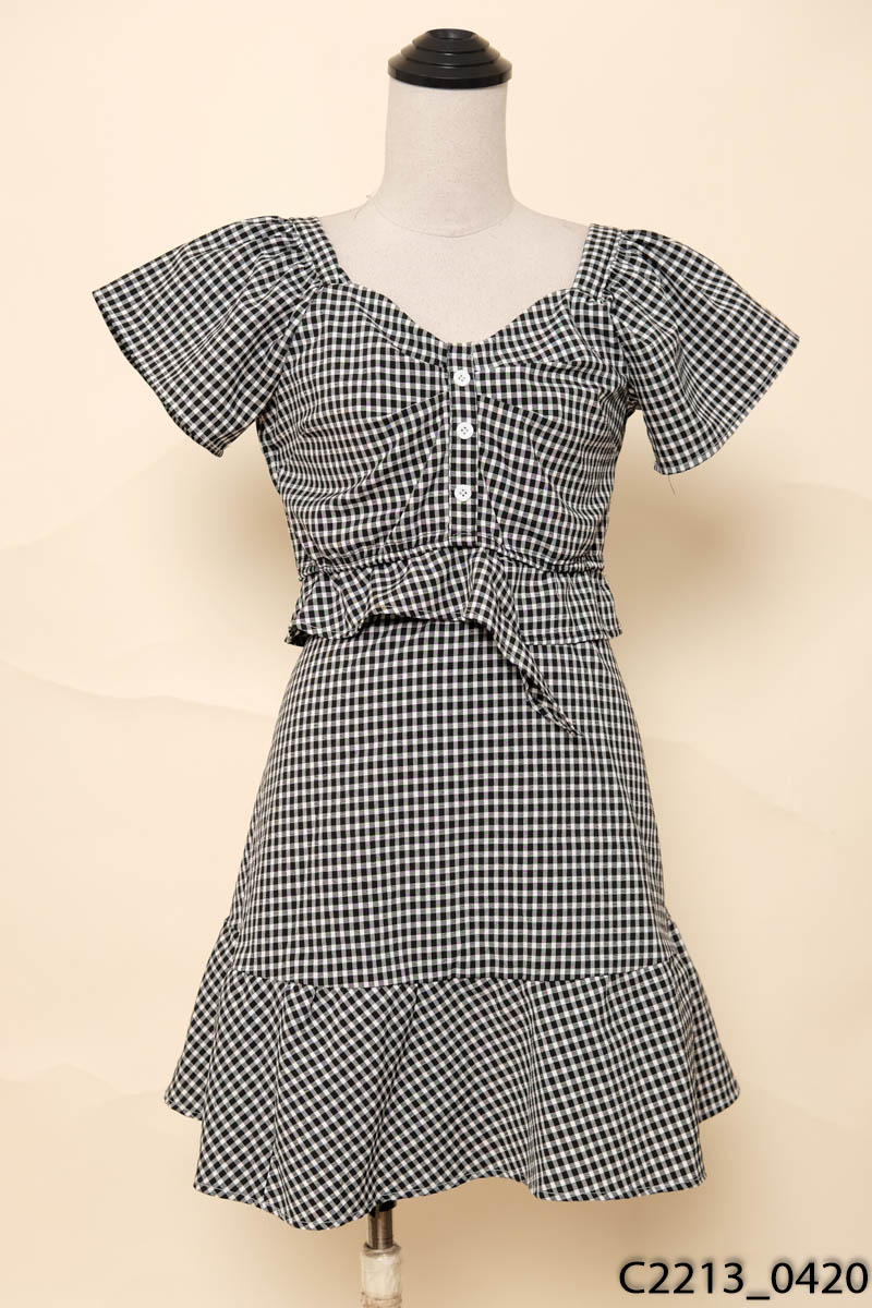 Set áo kẻ caro + chân váy