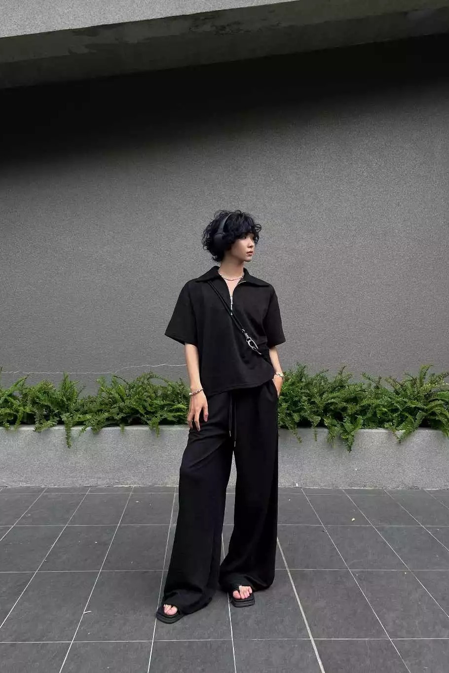 HIGHCHIC- Set áo khóa xẻ+ quần ống rộng đen