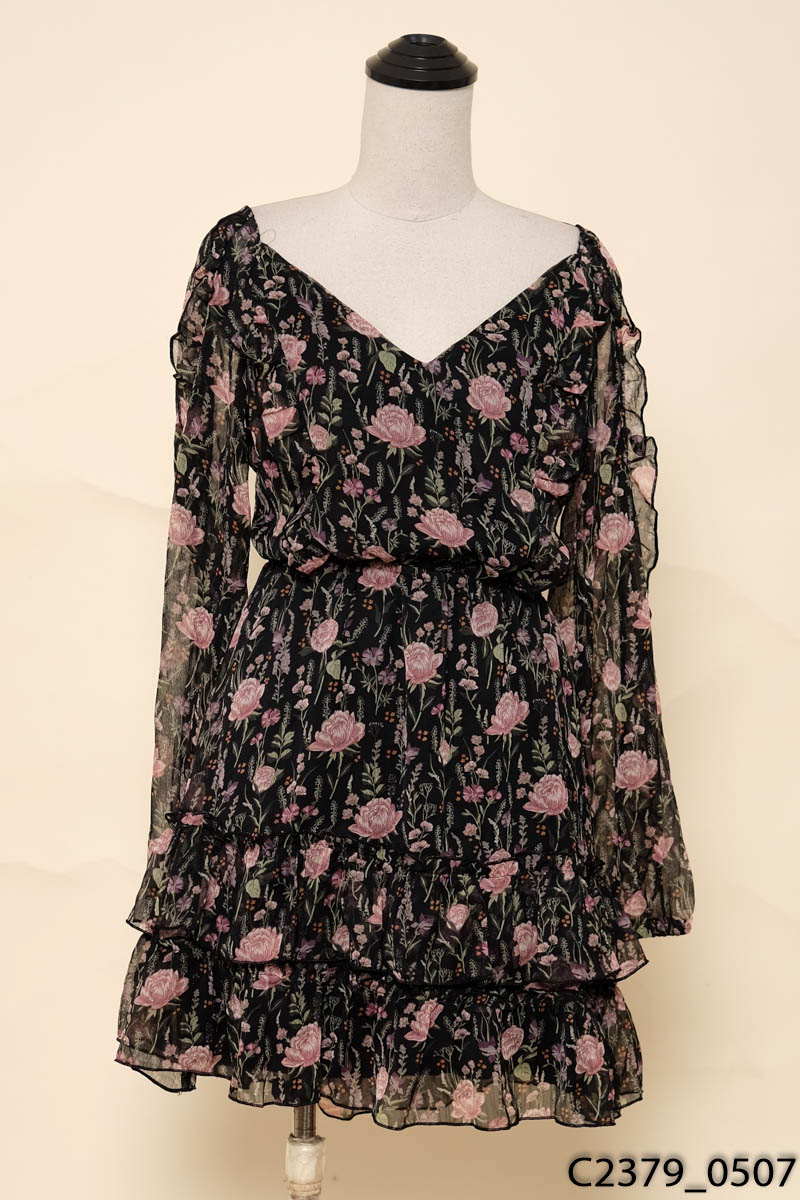 Đầm đen hoa New Tags