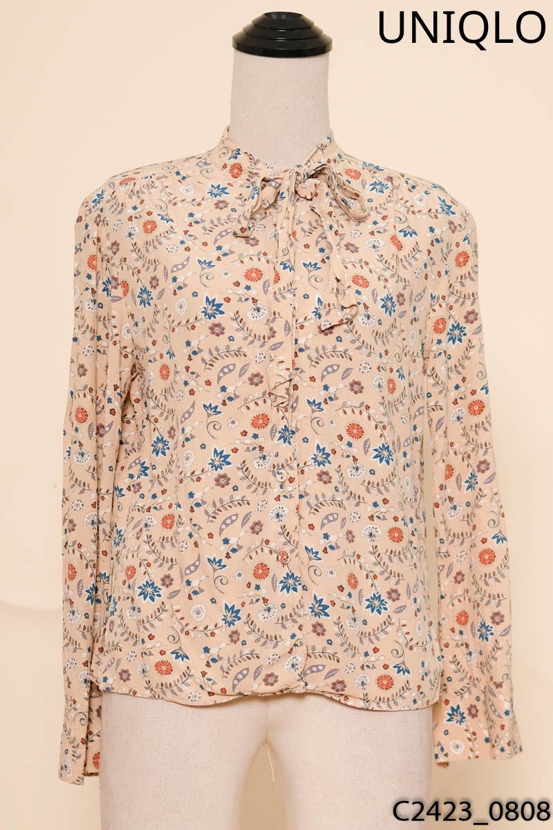 Áo be họa tiết hoa dài tay Uniqlo