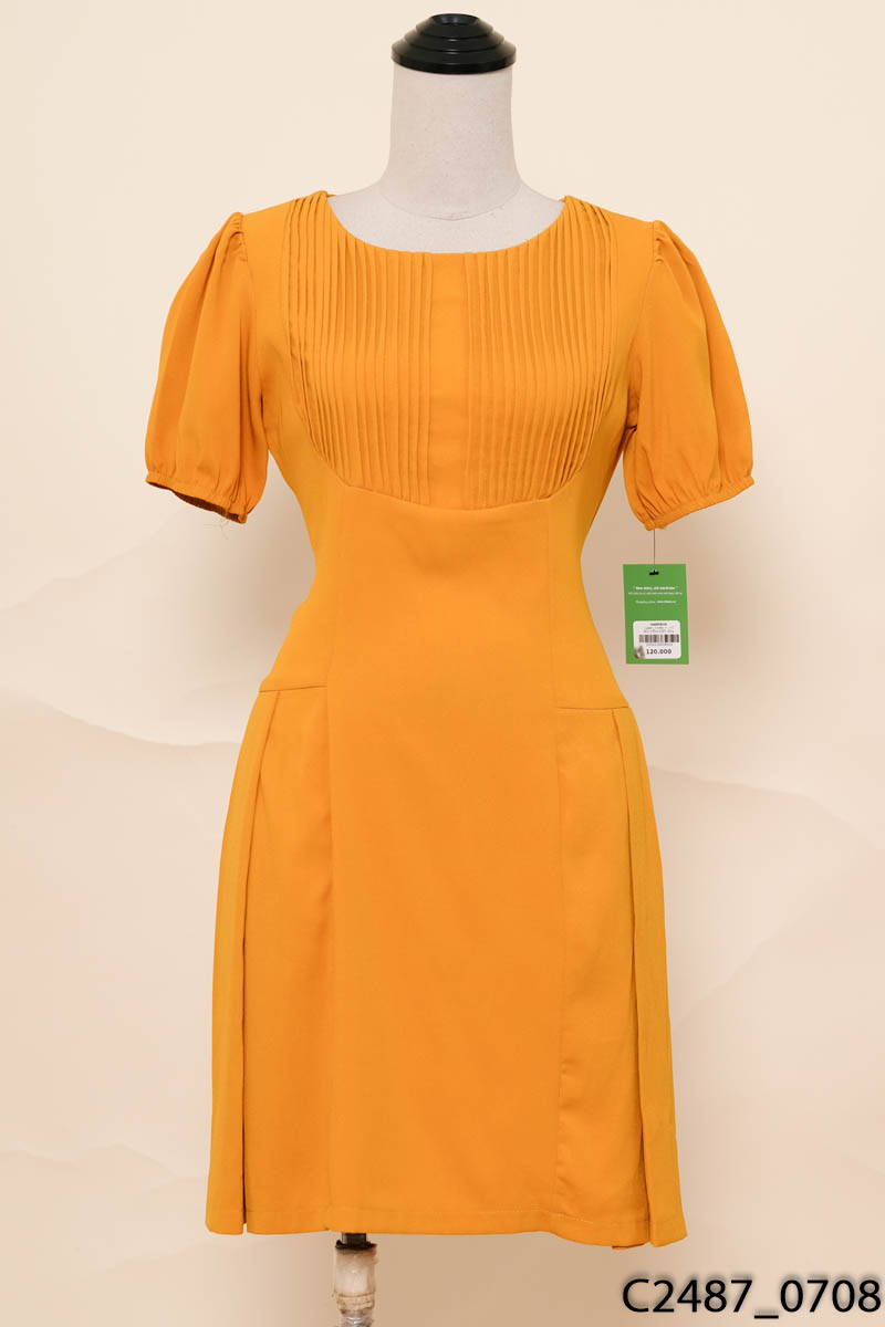 HT BOUTIQUE-Đầm vàng xếp ly