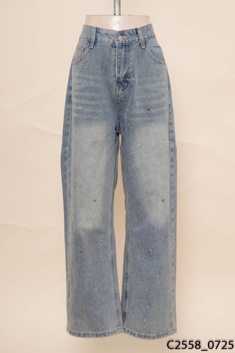 Quần jeans xanh ống rộng đính đá