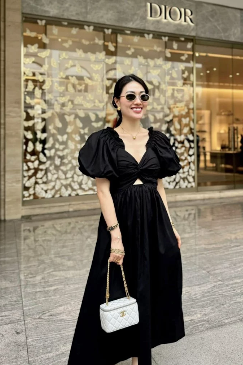 RANDOM LIST-Đầm đen tay bồng New Tags