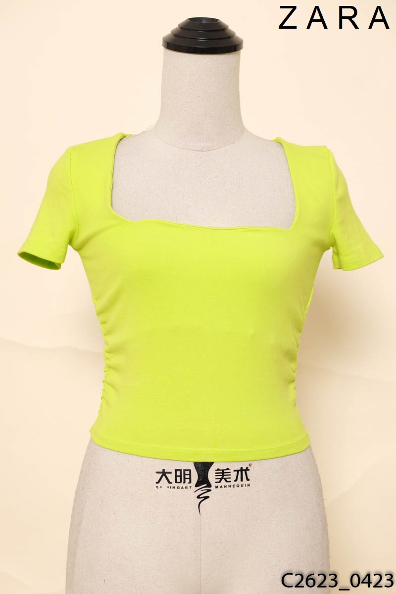 Áo thun xanh cổ vuông Zara