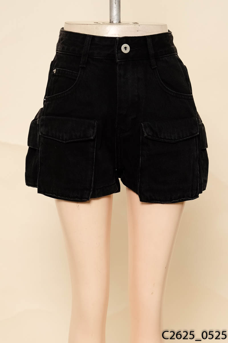 Quần shorts jeans đen túi hộp