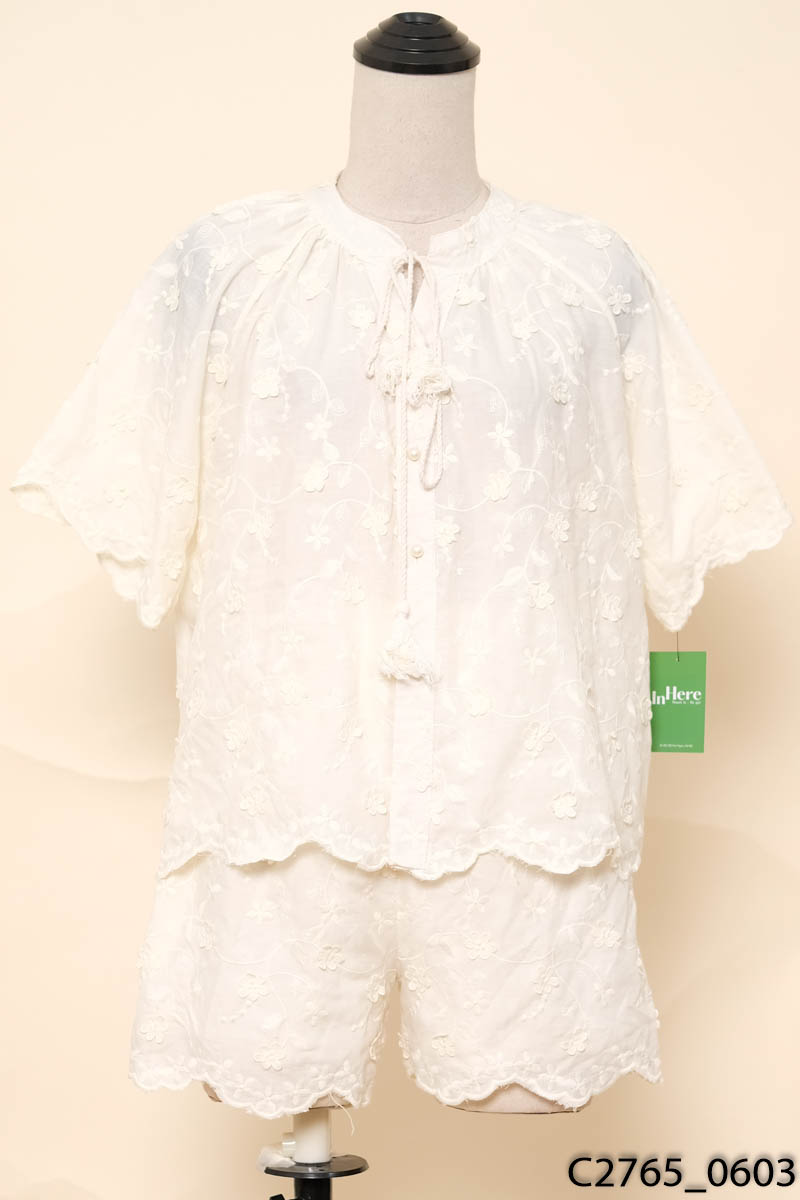 Set áo+quần kem thêu hoa