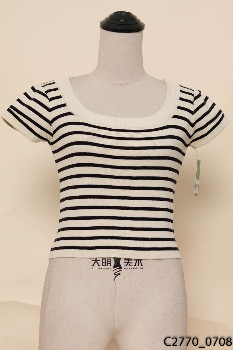 Áo len kẻ đen be cộc tay