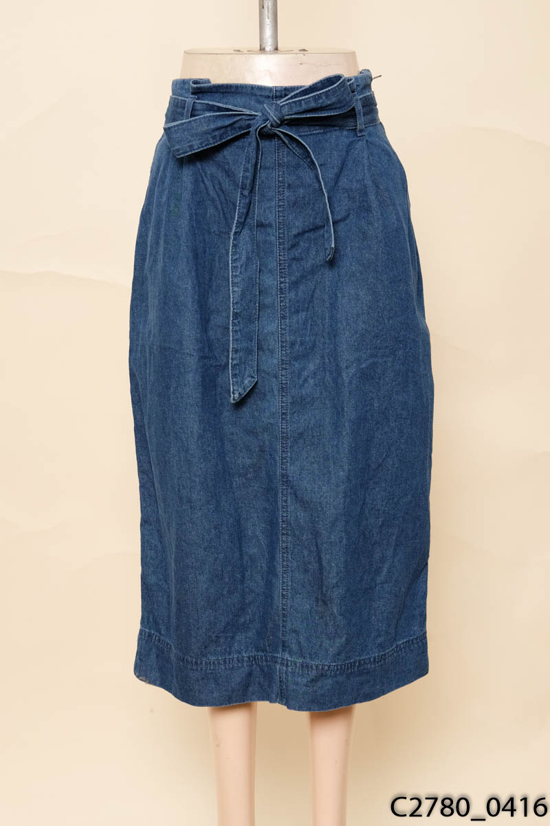 Chân váy bò dáng suông Uniqlo