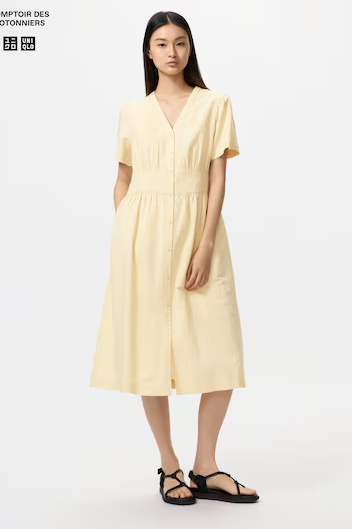 Đầm be pha linen cổ V kèm lót Uniqlo