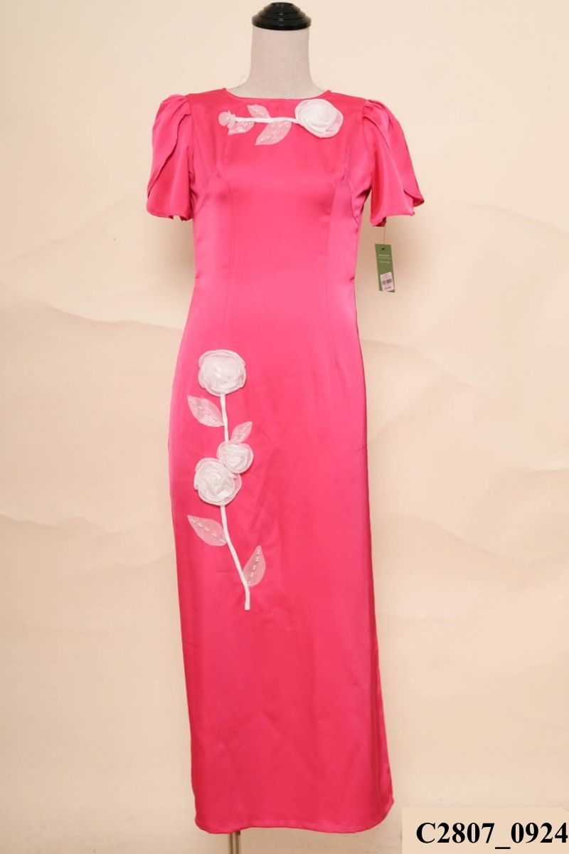 Áo dài lụa hồng đính hoa