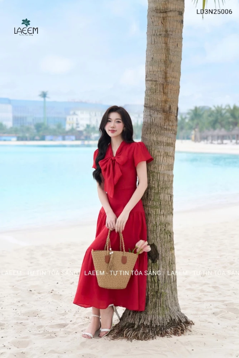 LAEEM - Đầm đỏ cộc tay