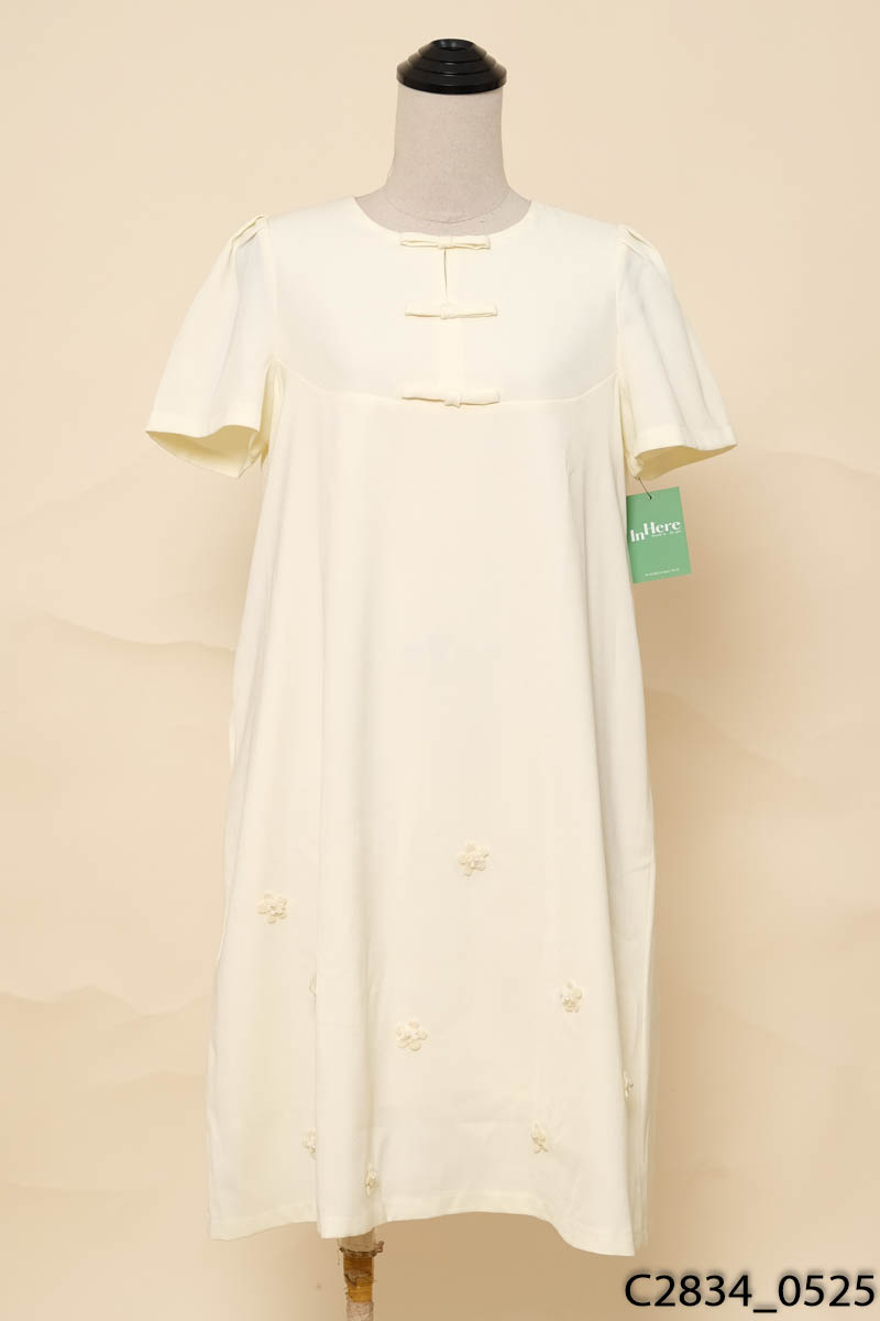 LAMME-Đầm vàng mơ đính hoa suông New Tags