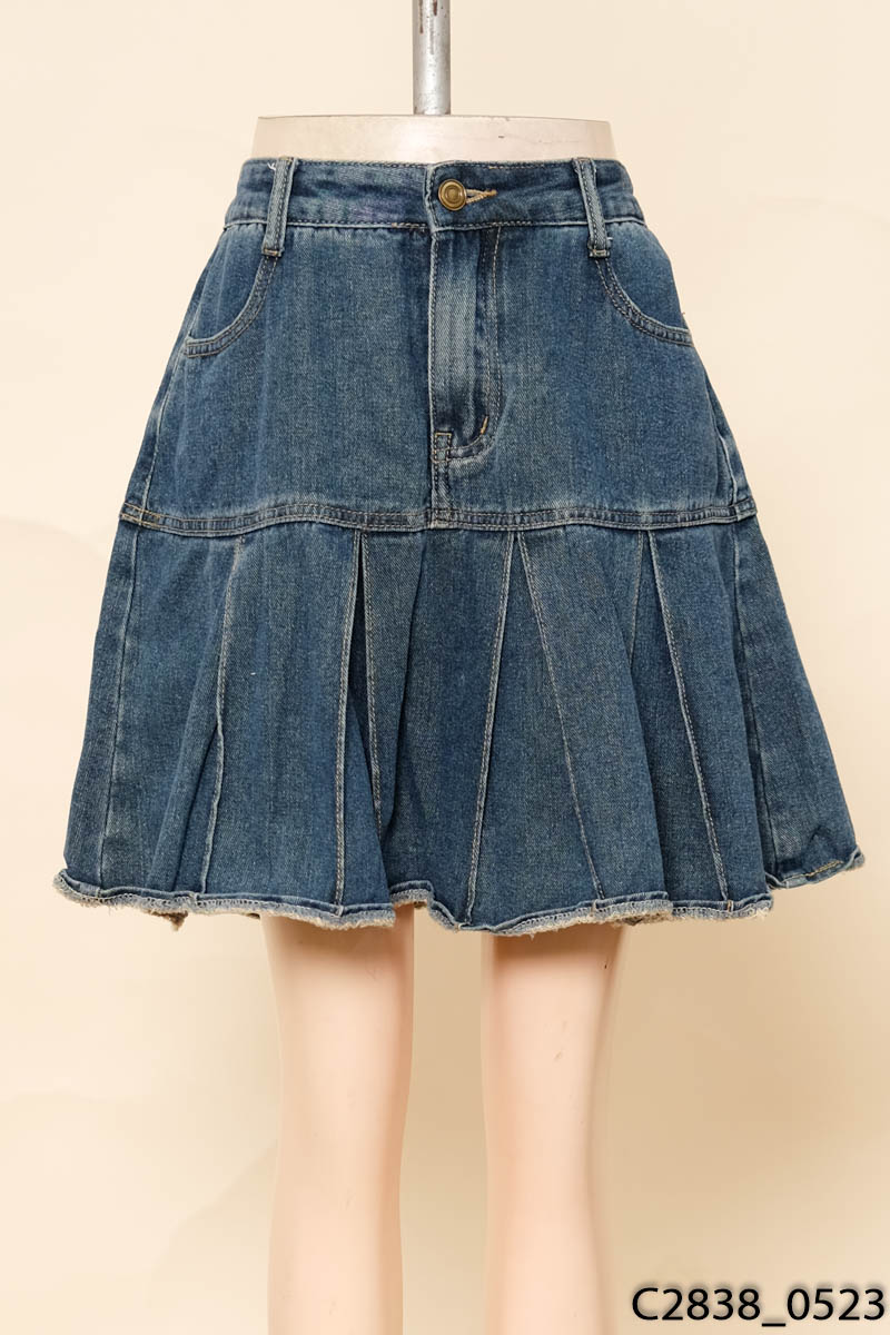 UP.STUDIO-Chân váy jeans xanh xếp ly